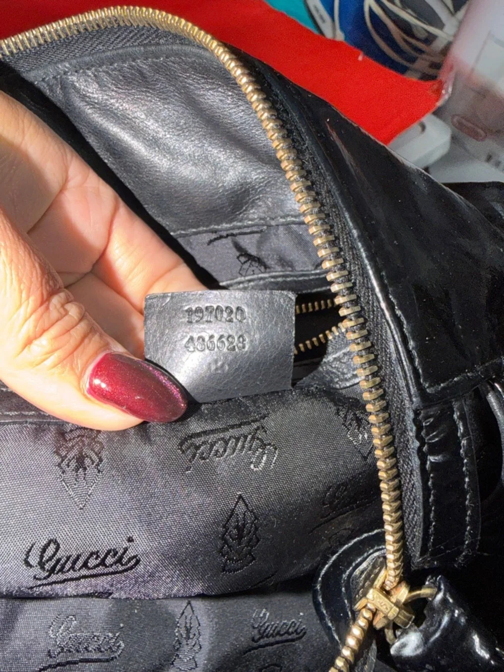 GUCCI Hysteria Patent Leather Handbag - Picture 12 of 14